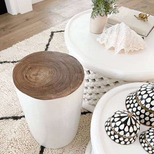 The Iluka log Stool - White